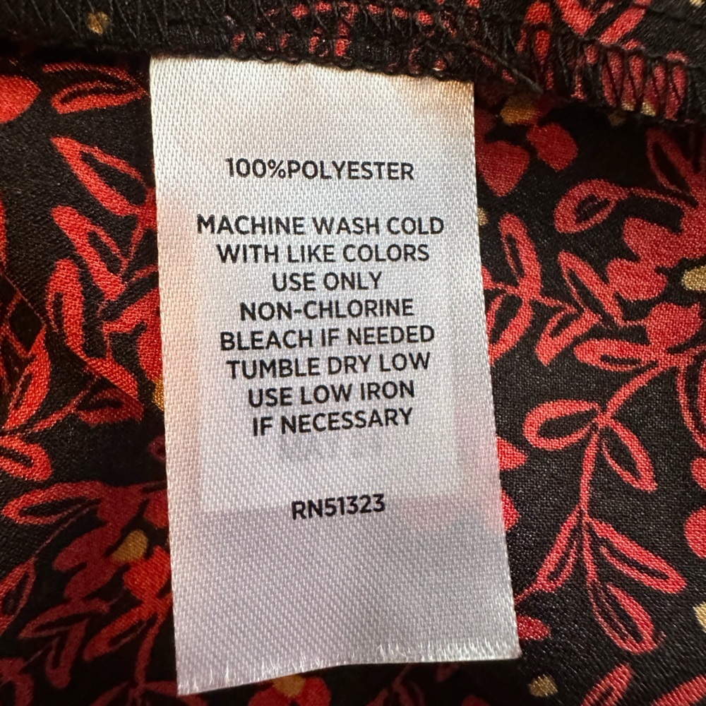 Halogen Black and Red Floral A-Line top, New, Size 1X - Picture 11 of 14